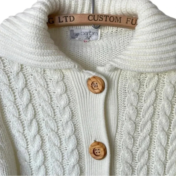 vintage ivory cardigan, off white fisherman sweater with Wooden buttons - Picture 7 of 8